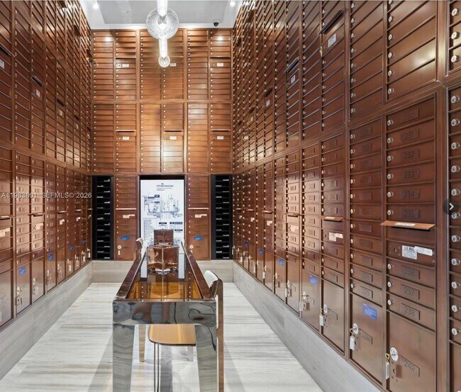 Building Photo - 2000 Metropica Wy