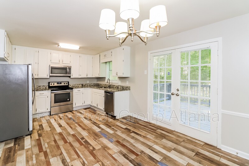Building Photo - 1620 Sir Galahad Dr SW