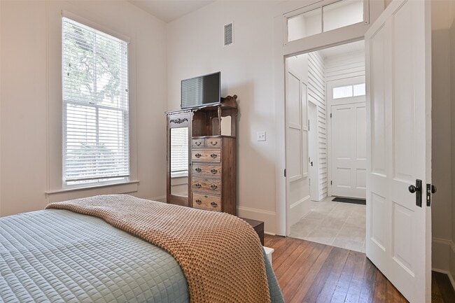 Building Photo - 1808 Avenue K