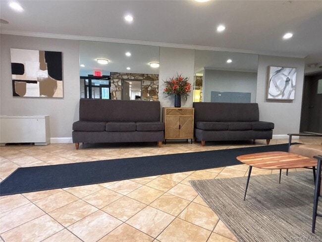 Building Photo - 30 Barstow Rd