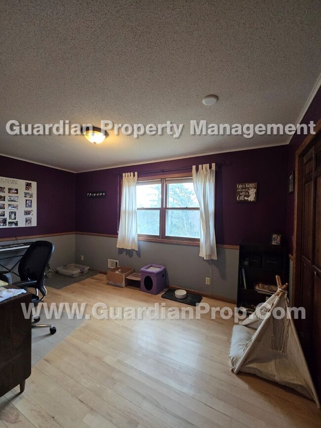 Building Photo - Coming Soon! Large Single-Family Home in Crystal, Owner suite W/ private balcony. 2nd deck and wa...