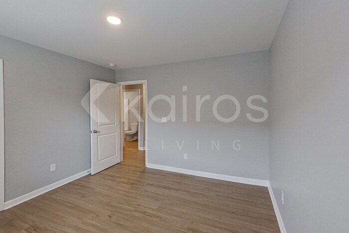 Building Photo - 657 June St