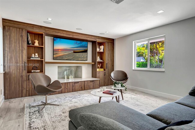 Building Photo - 12895 SW 75th Ave