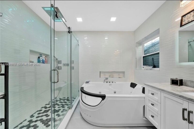 Building Photo - 13721 SW 119th Ave