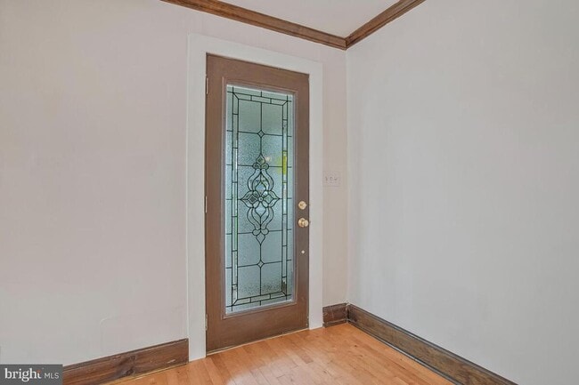 Building Photo - 1009 Tyler Ave