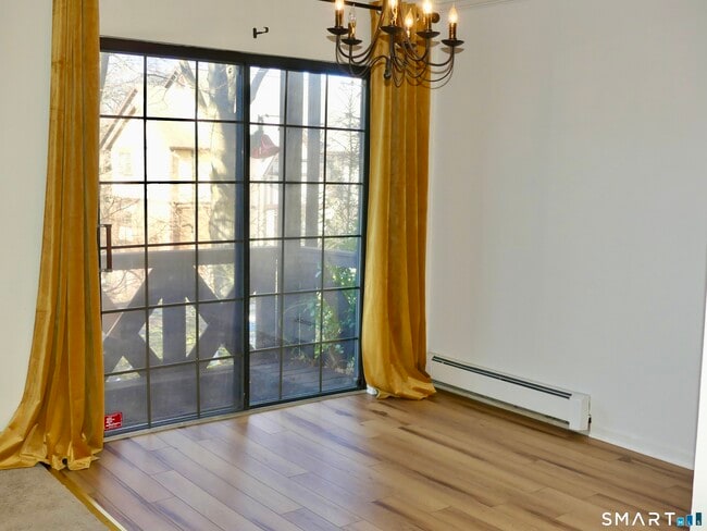 Building Photo - 50 Aiken St