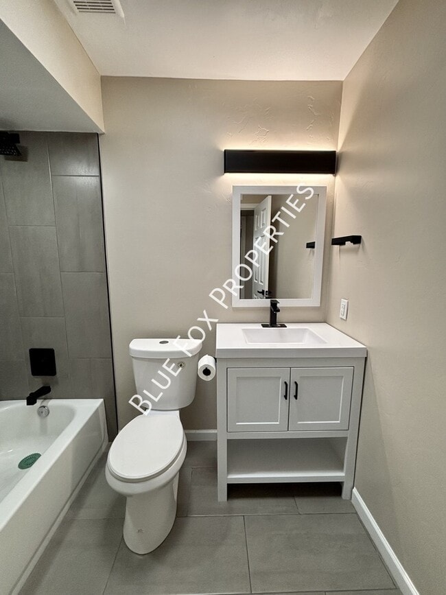 Building Photo - 2480 Rose Peak Dr