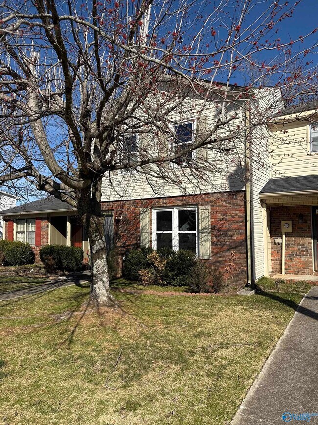 Building Photo - 2151 Westmead Dr SW