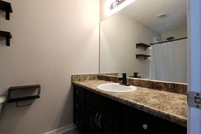 Building Photo - 3151 Forrest Ave