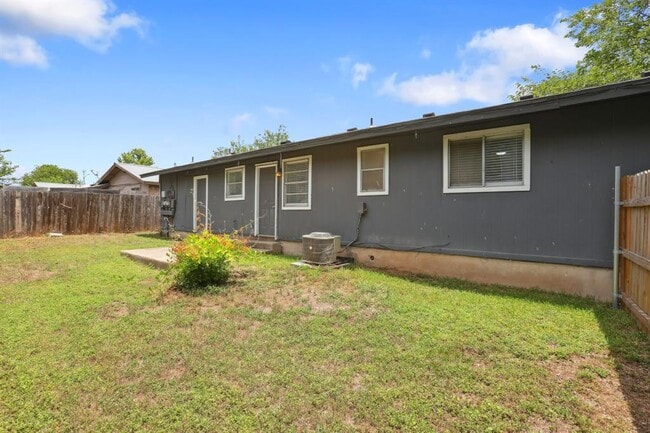 Building Photo - 1811 Mearns Meadow Blvd