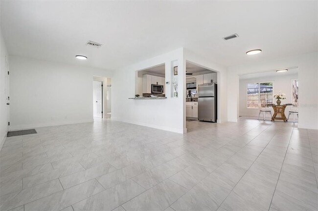 Building Photo - 6472-6113 113th St North