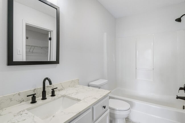 Building Photo - 618 Westchase Ct S