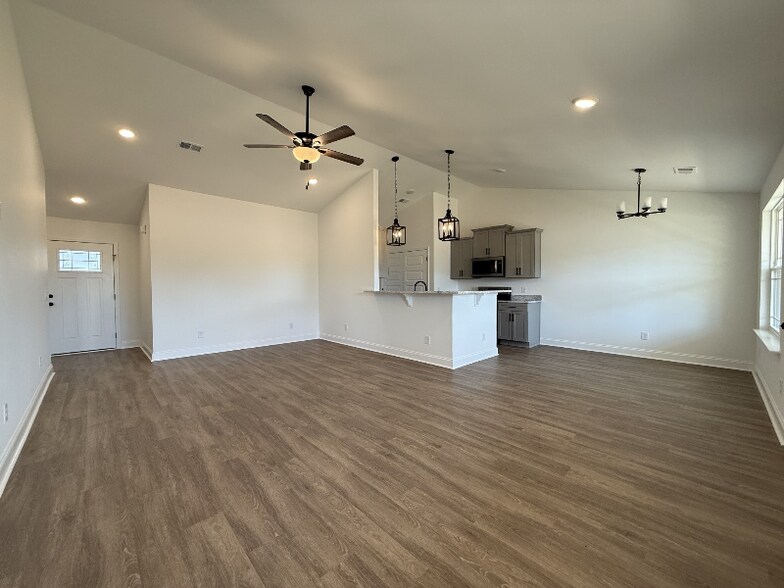 Building Photo - 1065 Javier Dr