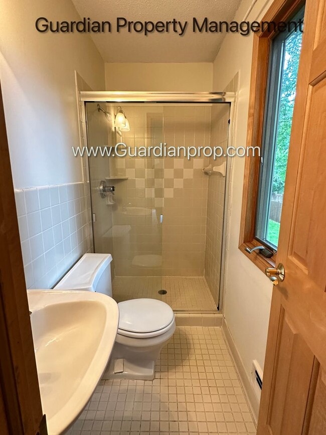 Building Photo - South West Bloomington Single Family Home,...
