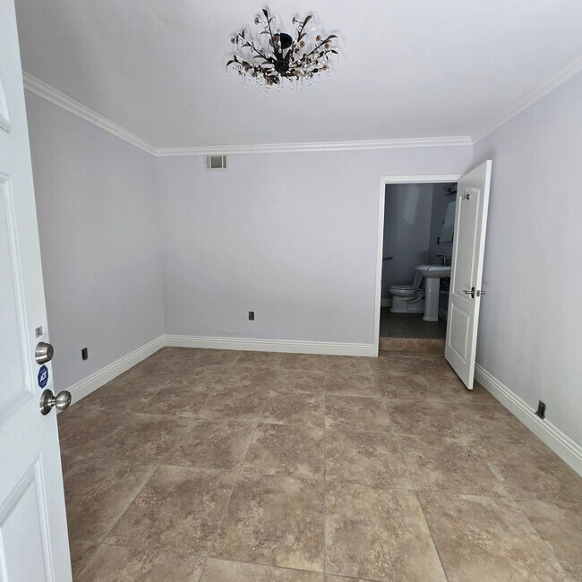 Building Photo - “Spacious West LA 3-Bedroom Home with Private Backyard & Modern Upgrades
