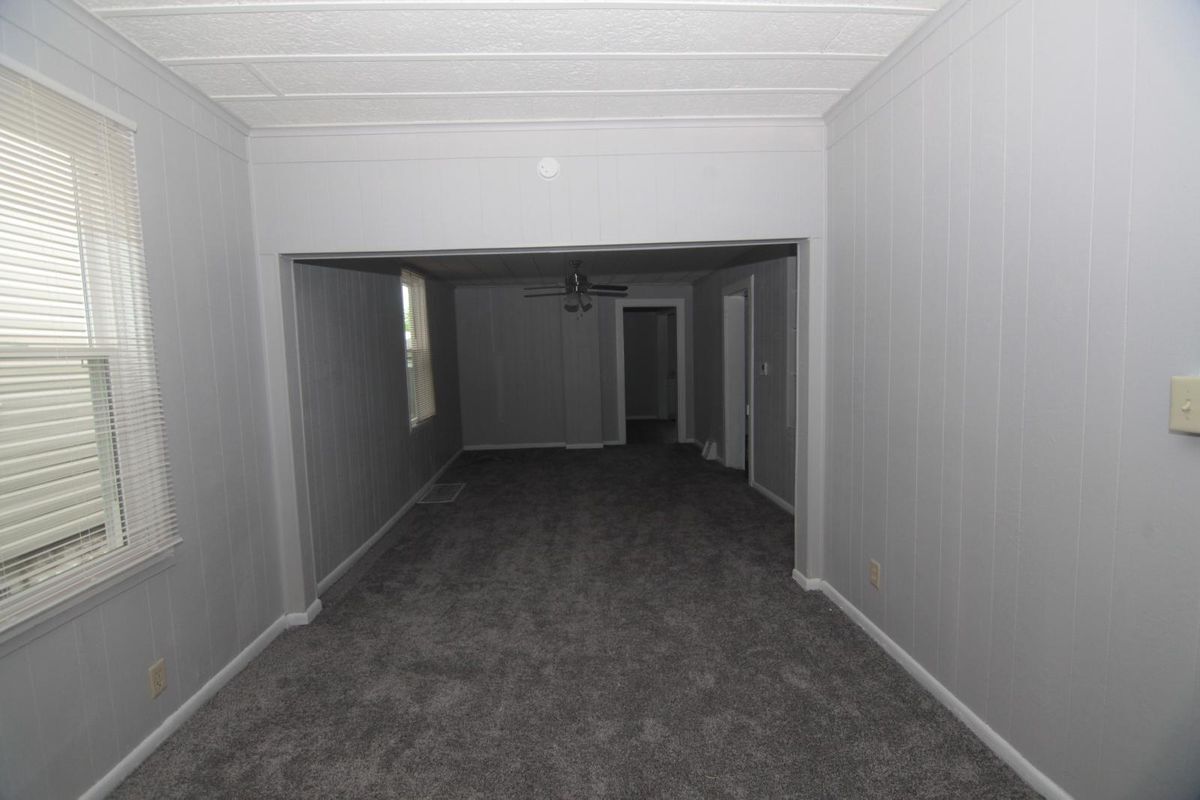 Building Photo - 526 21st St