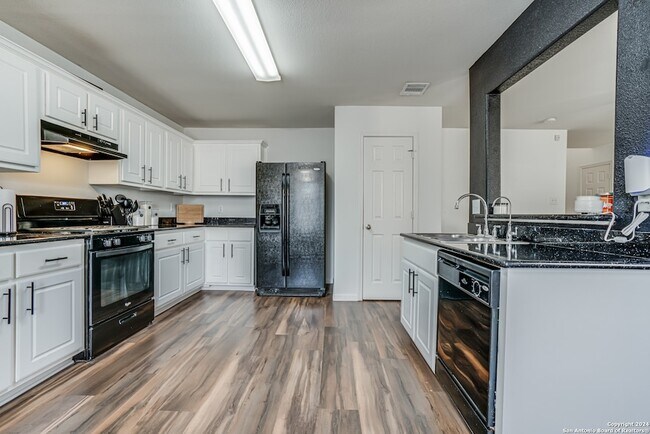 Building Photo - 5619 Red Canyon