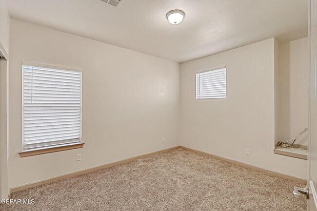 Building Photo - 7825 Enchanted View Dr
