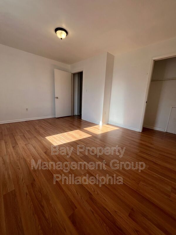 Building Photo - 1610 W Diamond St