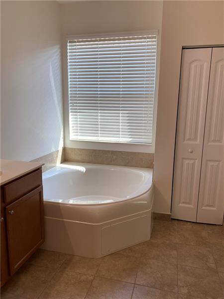 Building Photo - 4198 NW Burr Oak Ct