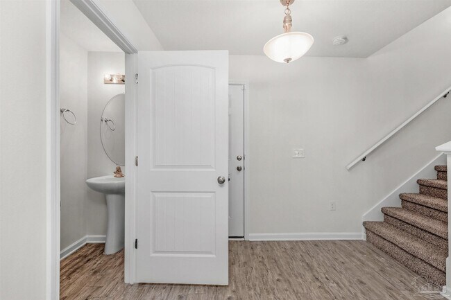 Building Photo - 5864 Magnolia Bend Blvd