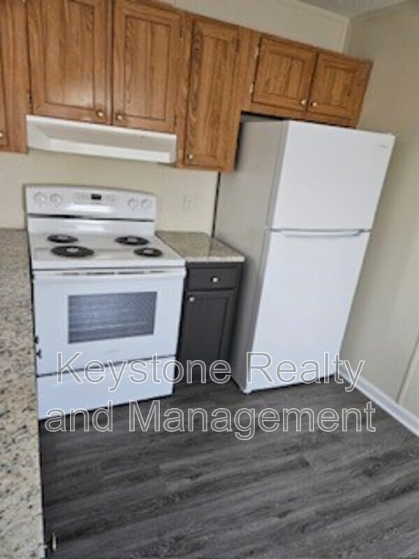 Building Photo - 815 Monroe Ln