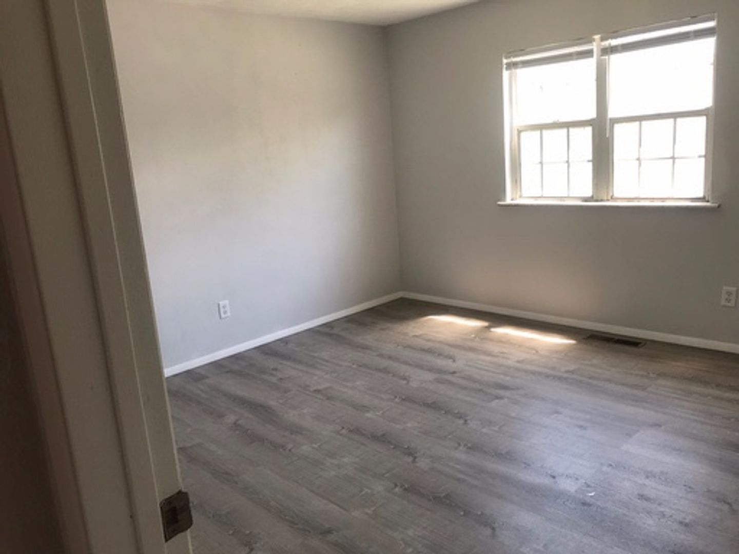 Building Photo - 1309 W Chestnut St