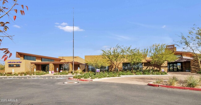 Building Photo - 5854 S Del Rancho