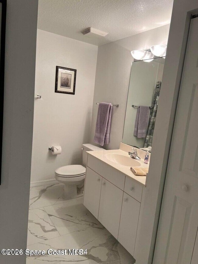 Building Photo - 8871 Lake Dr