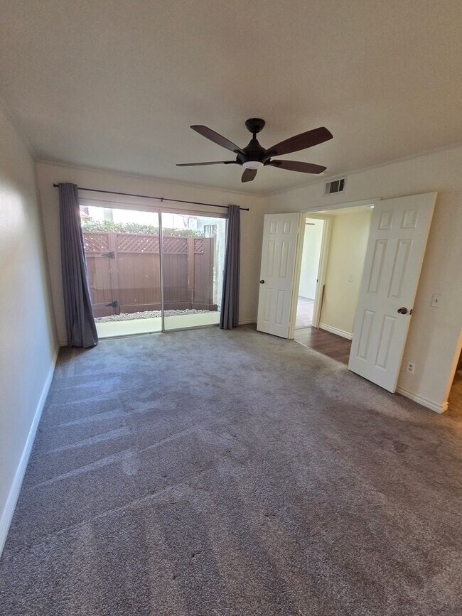 Building Photo - Sharp one level 3-bedroom 2 bath condominium which features two patios. Many amenities.