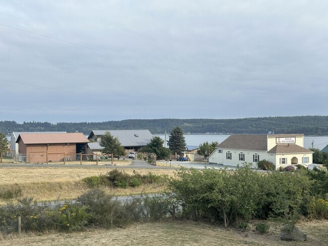 Building Photo - 2 Bed 2 Bath - Penn Cove - Small Dog - Vie...