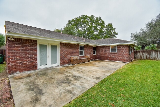 Building Photo - 9615 Beverly Hill St