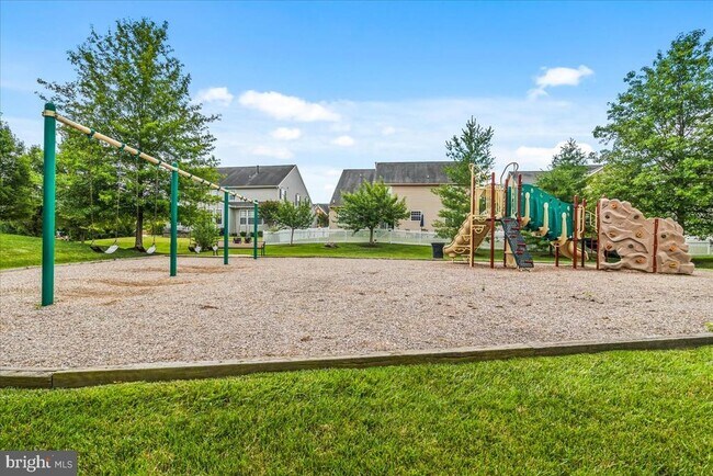 Building Photo - 5053 Wesley Square