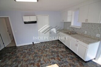 Building Photo - 78 Notre Dame Ave