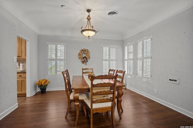 Building Photo - 144 Greenlawn Dr