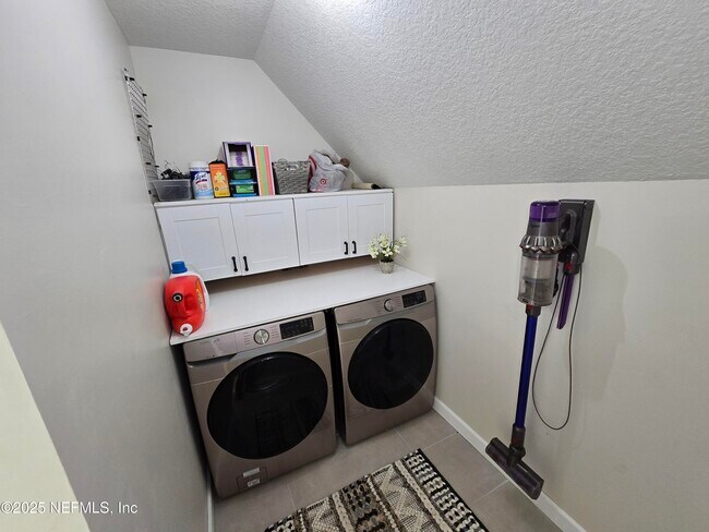 Building Photo - 7769 Andes Dr