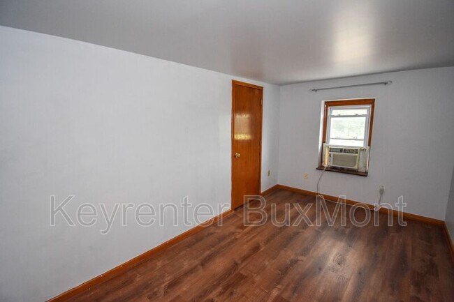 Building Photo - 1089 Durham Rd