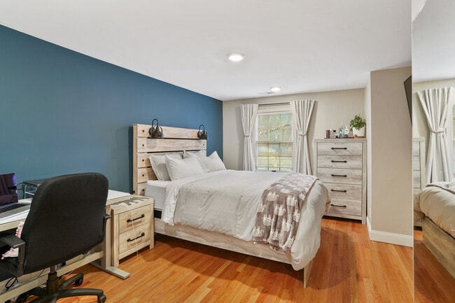 Building Photo - 253 Porter Ave