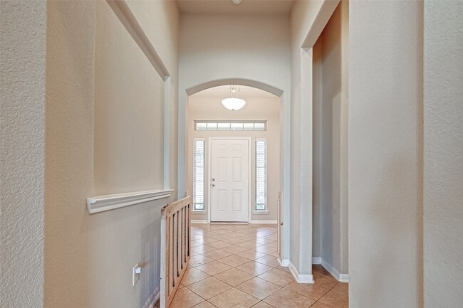 Building Photo - 402 Conchola Ln