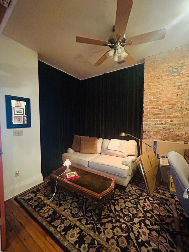 Building Photo - Madison Ave. Loft