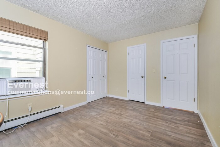 Building Photo - 6844 Countryside Ln