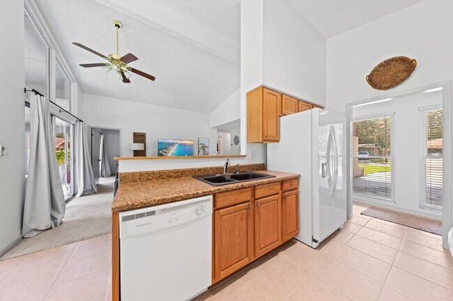 Building Photo - 3 Bedroom in the Heart of Niceville!