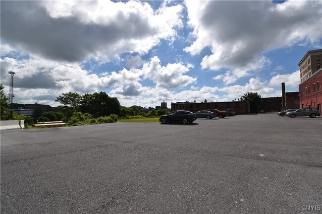 Building Photo - 152 Court 5 Ct