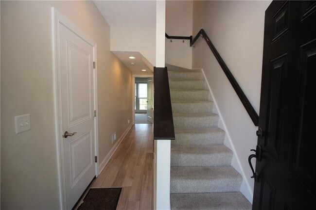 Building Photo - 102 Chapel Harbor Dr
