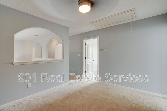 Building Photo - 7827 Anna Calla Way