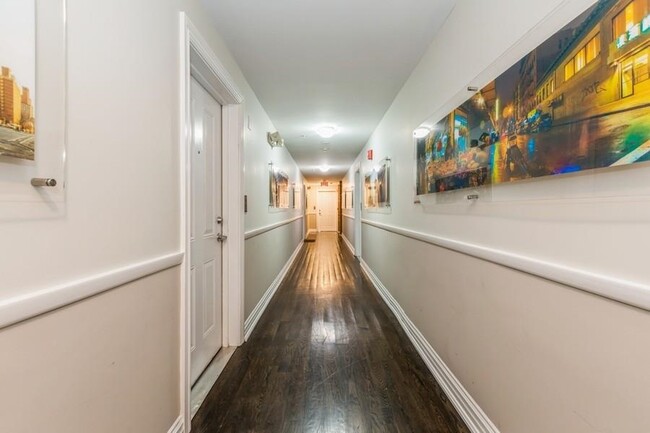 Building Photo - 125 43rd St