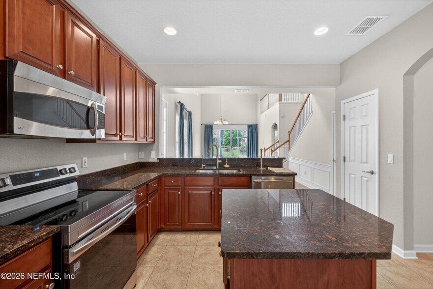 Building Photo - 14028 Saddlehill Ct