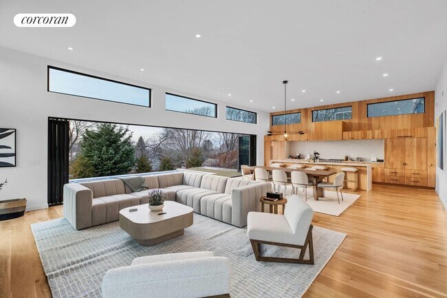 Building Photo - 21 S Edin St