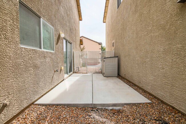 Building Photo - 7204 Platinum Peak Ave