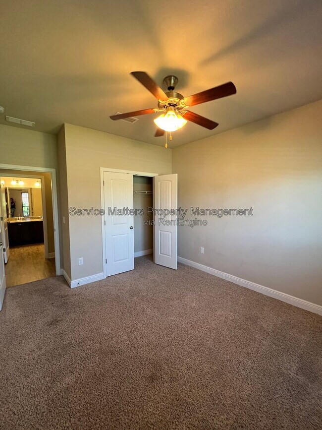 Building Photo - 4233 S Cambridge Way